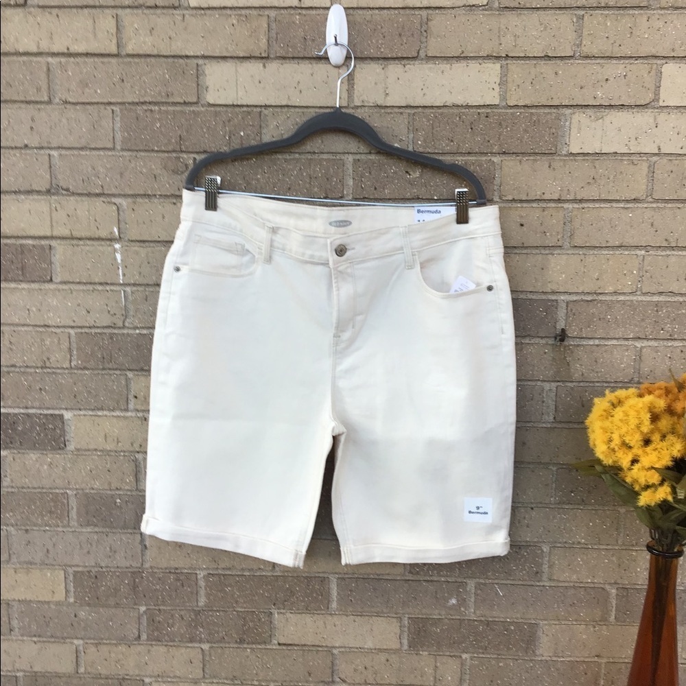 Woman’s Old Navy Bermuda Shorts